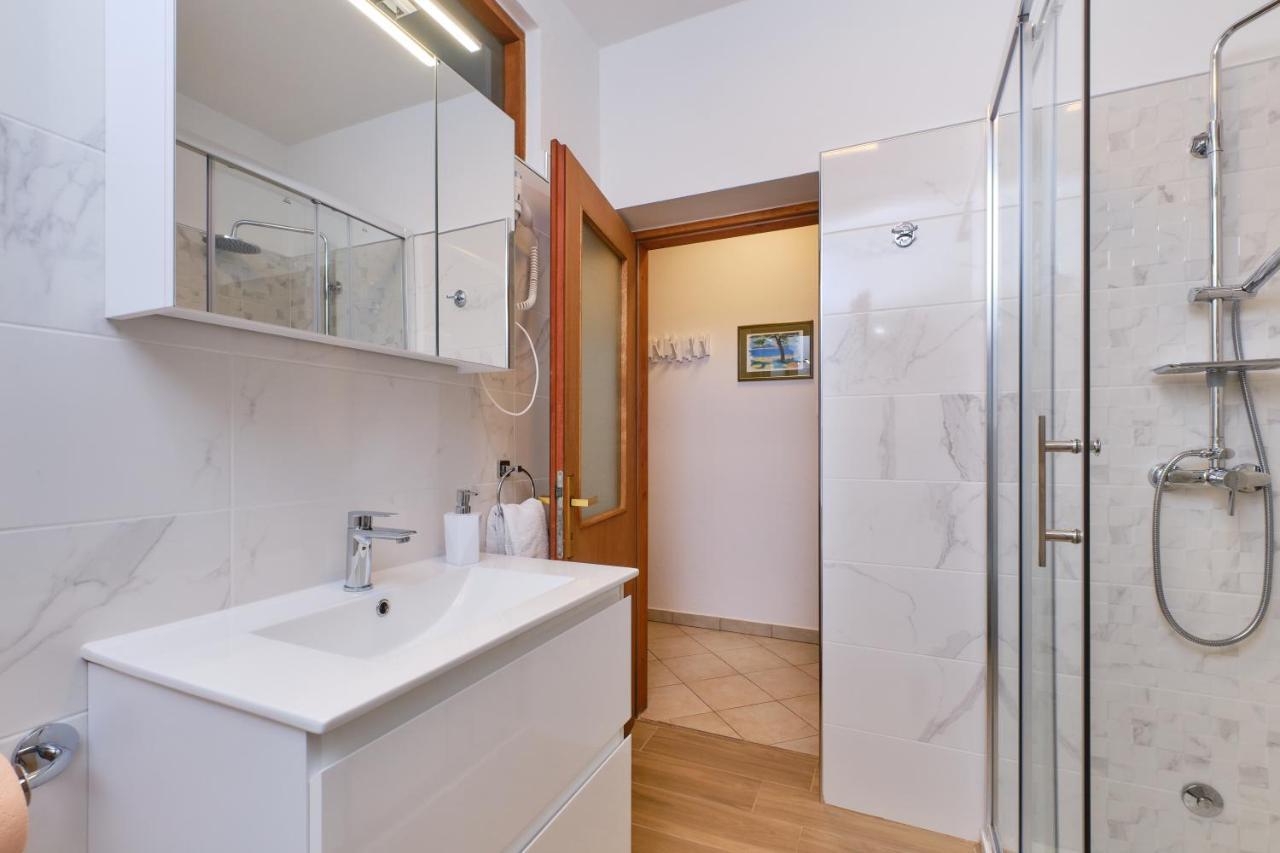 Apartment Budinic Mali Losinj Exterior photo