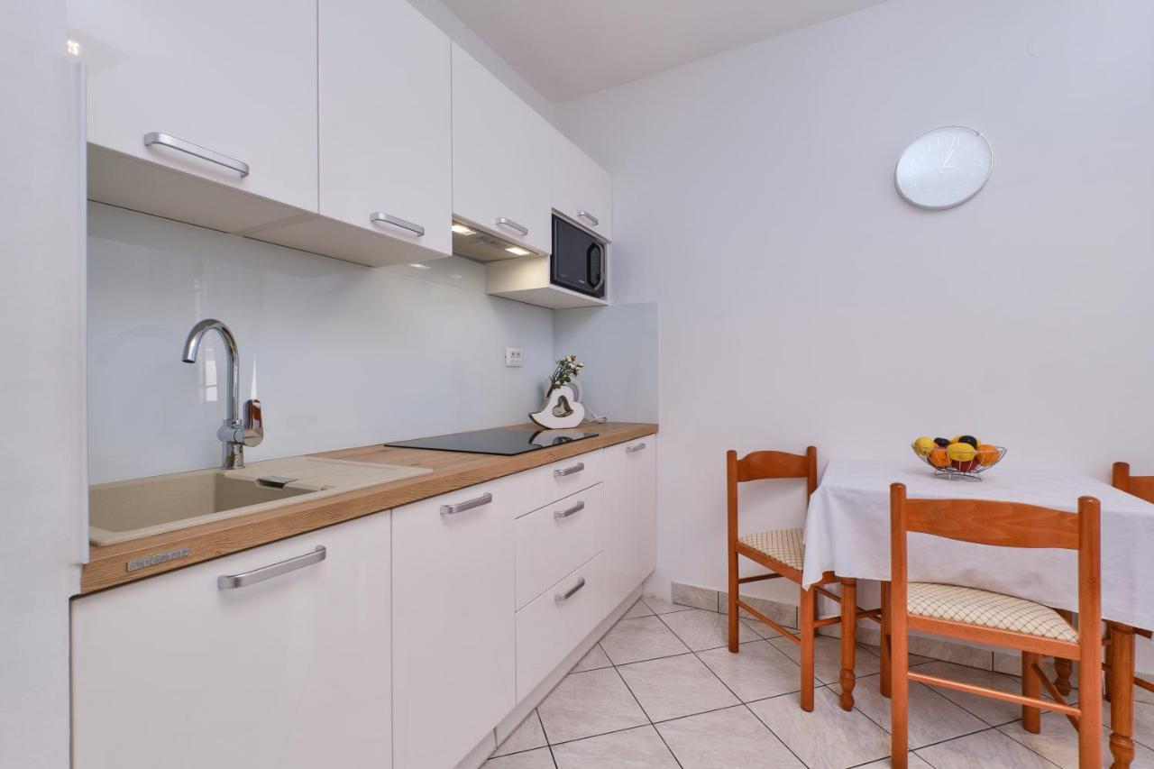 Apartment Budinic Mali Losinj Exterior photo
